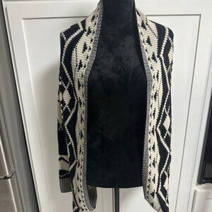 Gianni Bini Southwest Aztec Women's Long Sweater Size XS Black and White Western